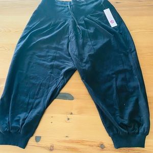 American Fitness Couture Capris-Black